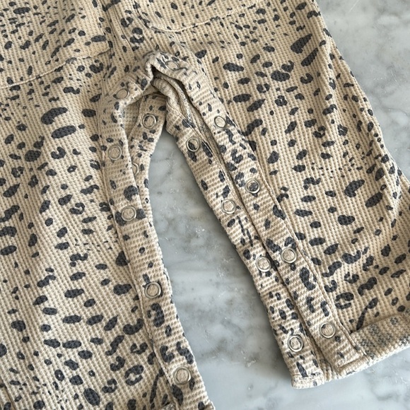 Grayson Mini 18m romper - Picture 2 of 4